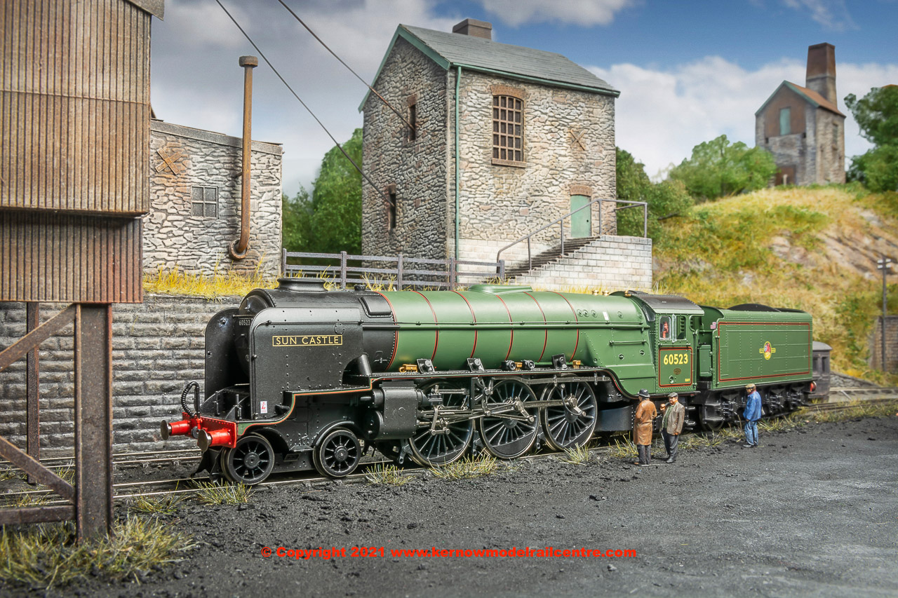 R3835 Hornby Thompson Class A2/3 4-6-2 Steam Locomotive number 60523 'Sun Castle' in BR Green livery with Late Crest